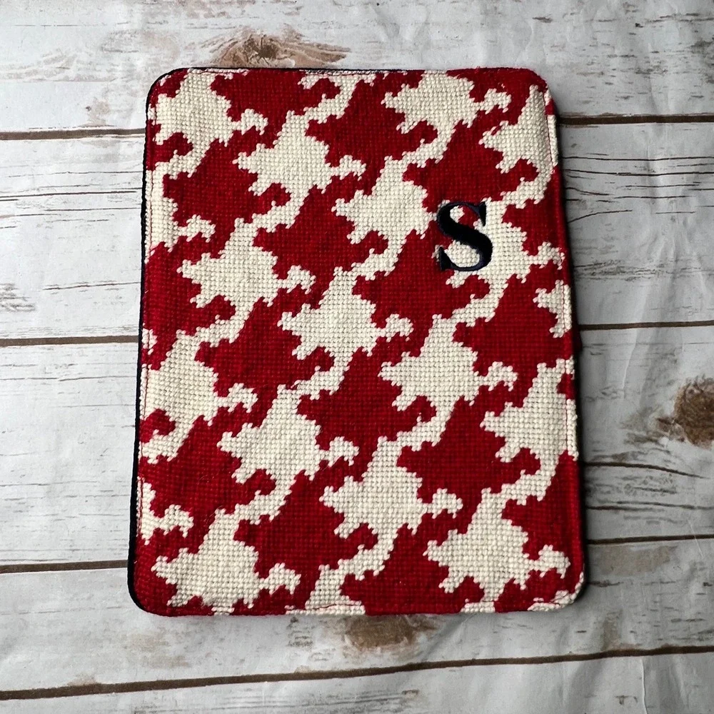 Lands End Tablet Sleeve Red Ivory Houndstooth Needlepoint Monogram S OS